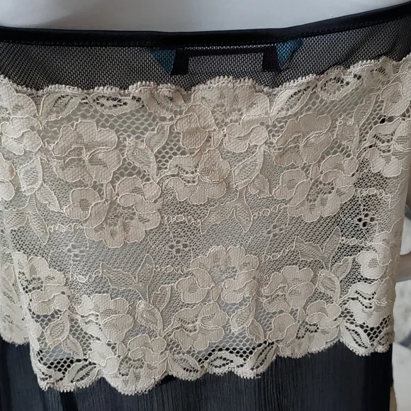 Marciano 100% silk & lace camisole size large - Picture 3 of 12